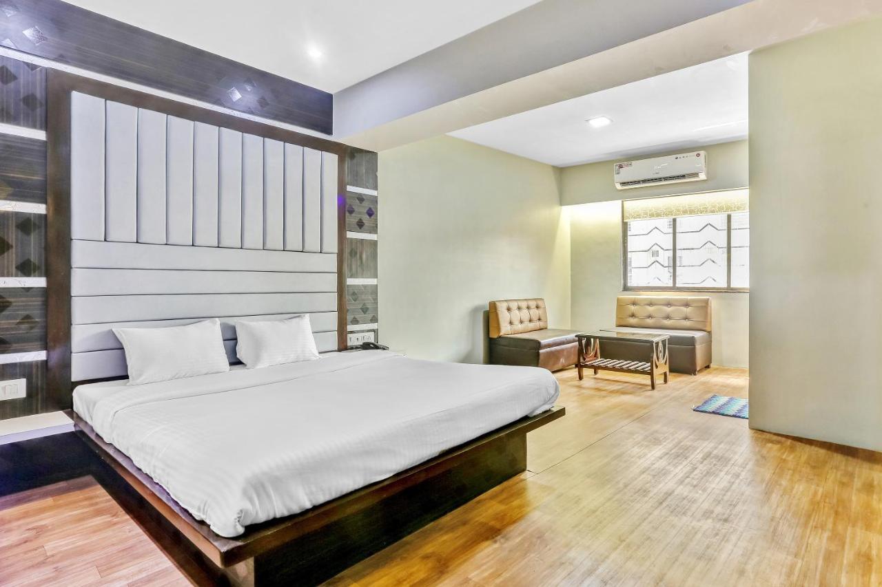 OYO Flagship 83396 Hotel Vinyasa Residency Mumbai Bagian luar foto